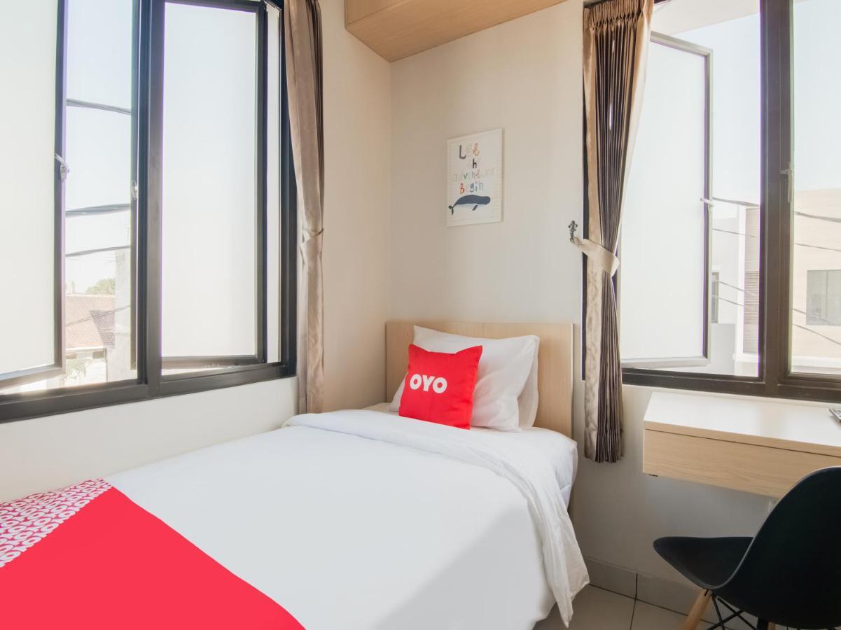Oyo 3824 Columbus Residence J1 Telukjambe 외부 사진