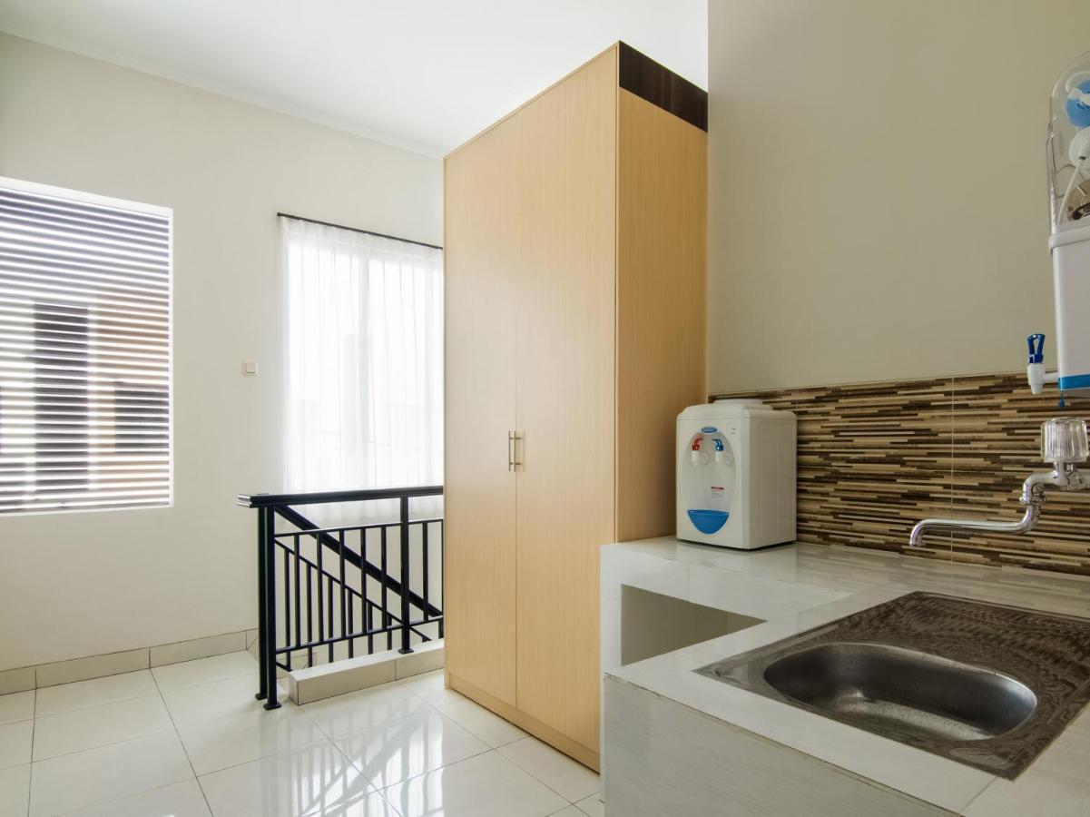 Oyo 3824 Columbus Residence J1 Telukjambe 외부 사진