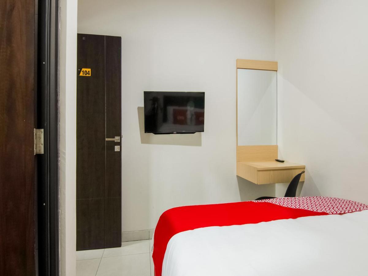 Oyo 3824 Columbus Residence J1 Telukjambe 외부 사진
