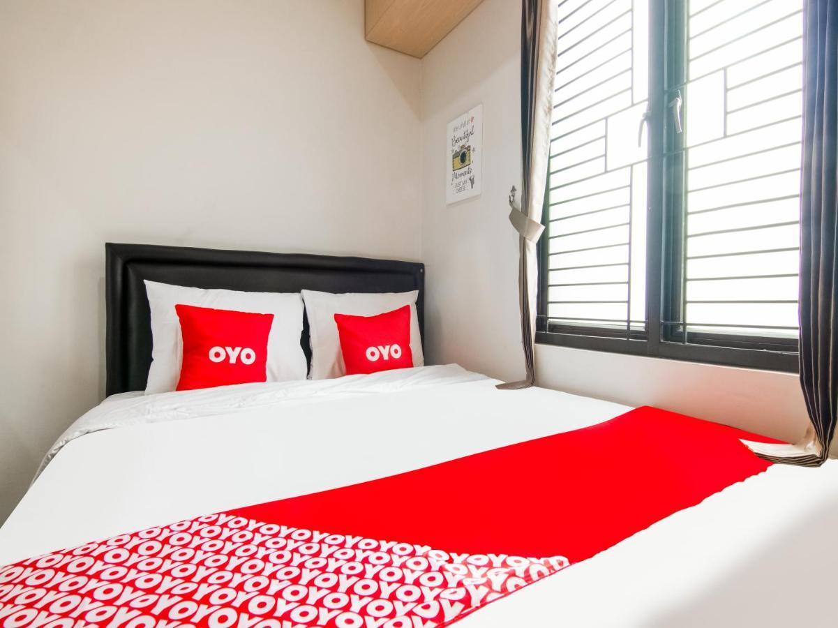 Oyo 3824 Columbus Residence J1 Telukjambe 외부 사진