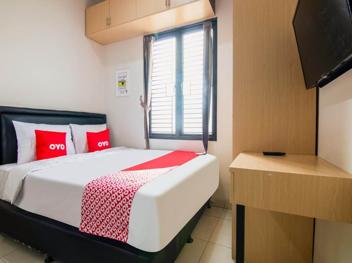 Oyo 3824 Columbus Residence J1 Telukjambe 외부 사진